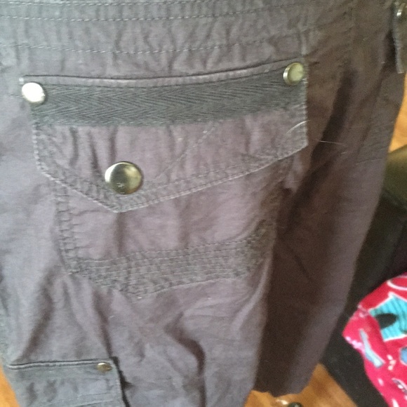 Helix men’s grey cargo shorts with stud embellish - Picture 7 of 14